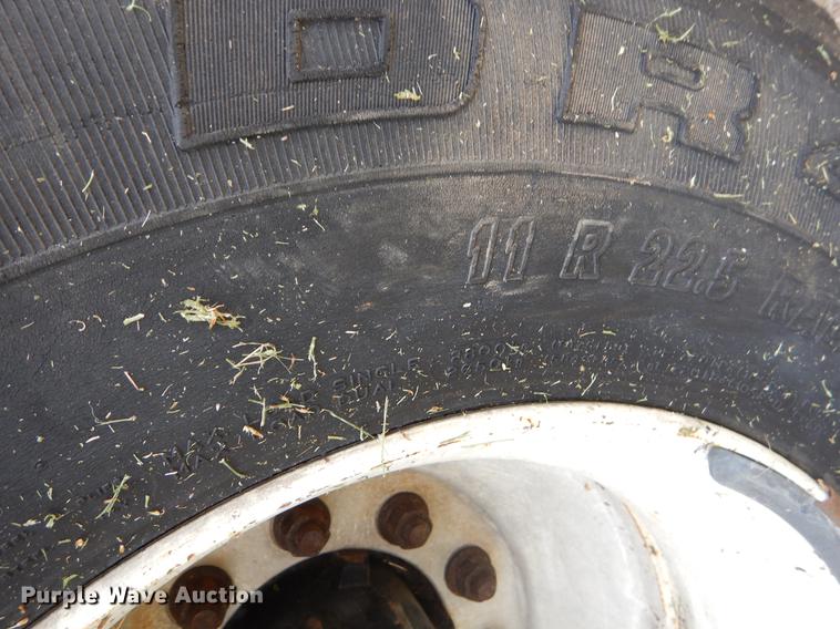 image for item EK9516 2001 International 4900 dump truck