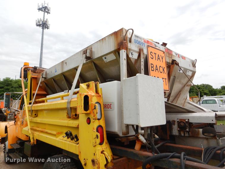 image for item EK9516 2001 International 4900 dump truck