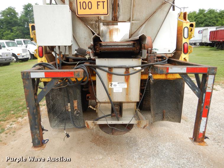 image for item EK9516 2001 International 4900 dump truck