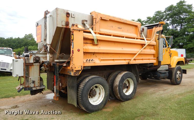 image for item EK9517 2002 International 2554 dump truck