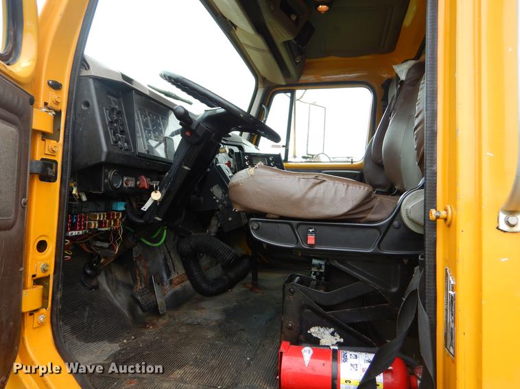 image for item EK9517 2002 International 2554 dump truck