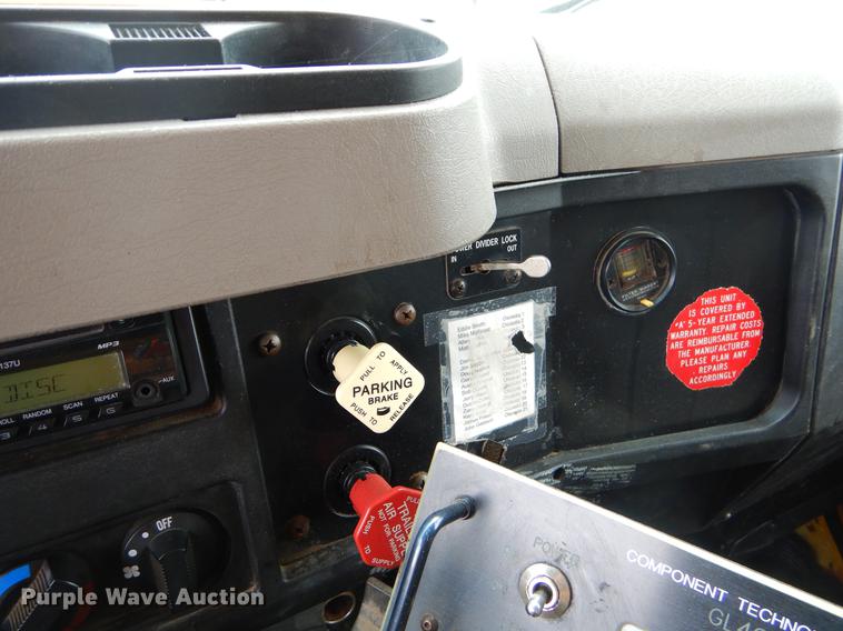 image for item EK9517 2002 International 2554 dump truck