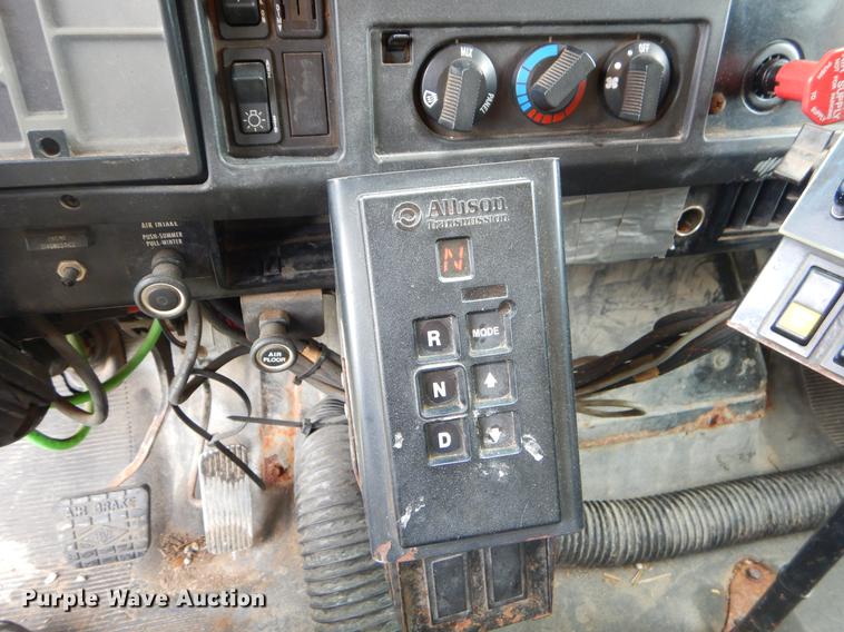 image for item EK9517 2002 International 2554 dump truck