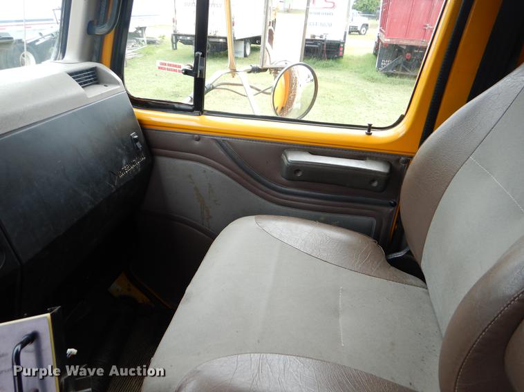 image for item EK9517 2002 International 2554 dump truck