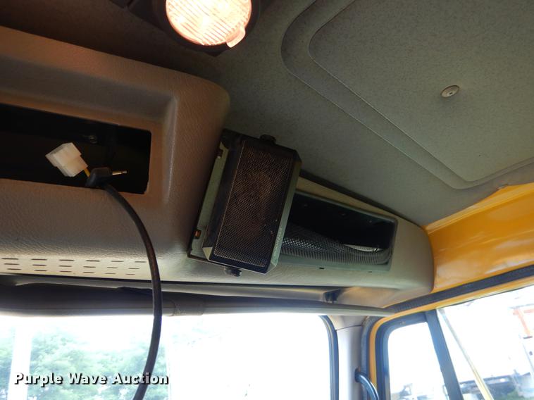 image for item EK9517 2002 International 2554 dump truck