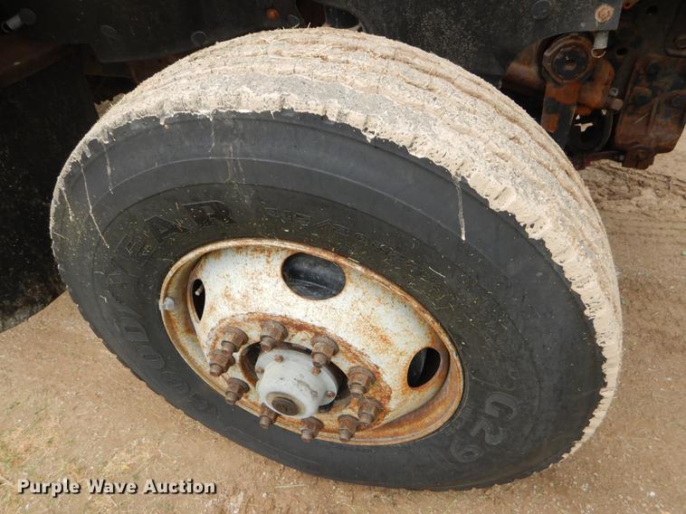 image for item EK9517 2002 International 2554 dump truck