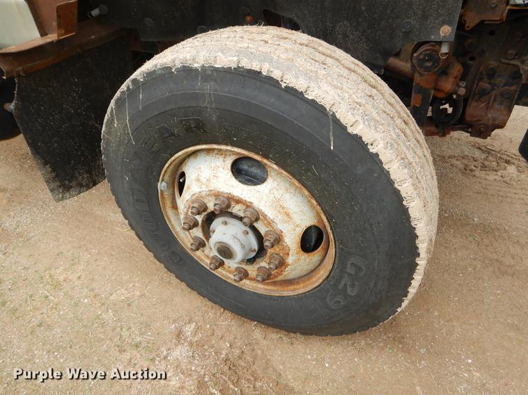 image for item EK9517 2002 International 2554 dump truck