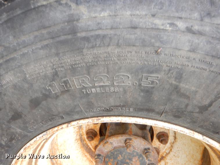 image for item EK9517 2002 International 2554 dump truck