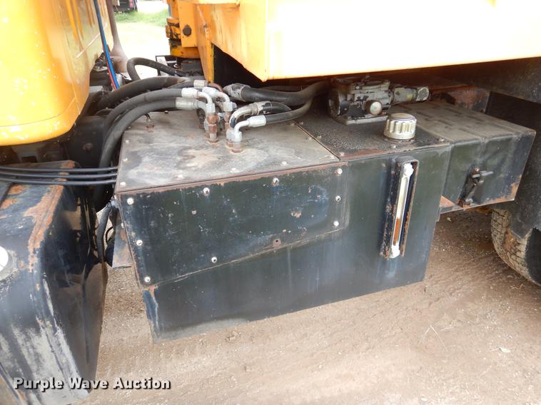 image for item EK9517 2002 International 2554 dump truck