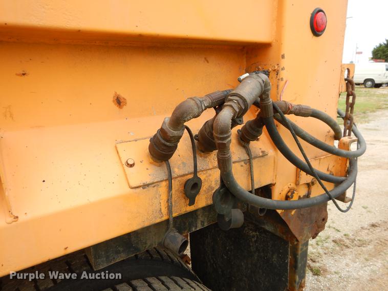 image for item EK9517 2002 International 2554 dump truck