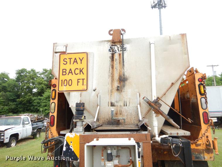 image for item EK9517 2002 International 2554 dump truck