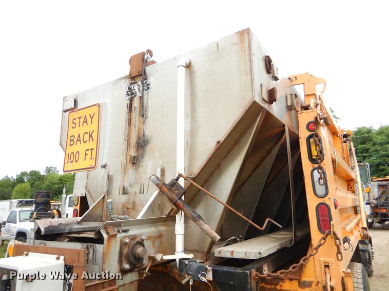 image for item EK9517 2002 International 2554 dump truck