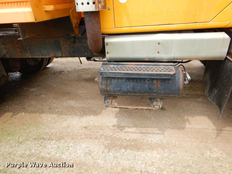 image for item EK9517 2002 International 2554 dump truck