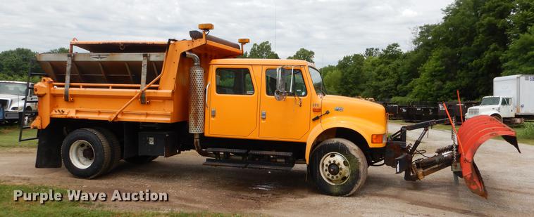image for item EK9518 2002 International 4900 Crew Cab dump truck
