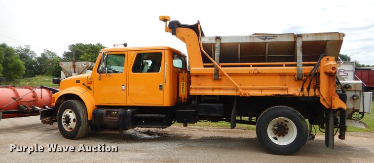 image for item EK9518 2002 International 4900 Crew Cab dump truck