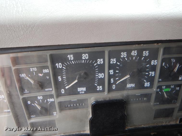 image for item EK9518 2002 International 4900 Crew Cab dump truck