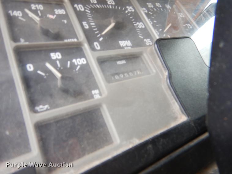 image for item EK9518 2002 International 4900 Crew Cab dump truck