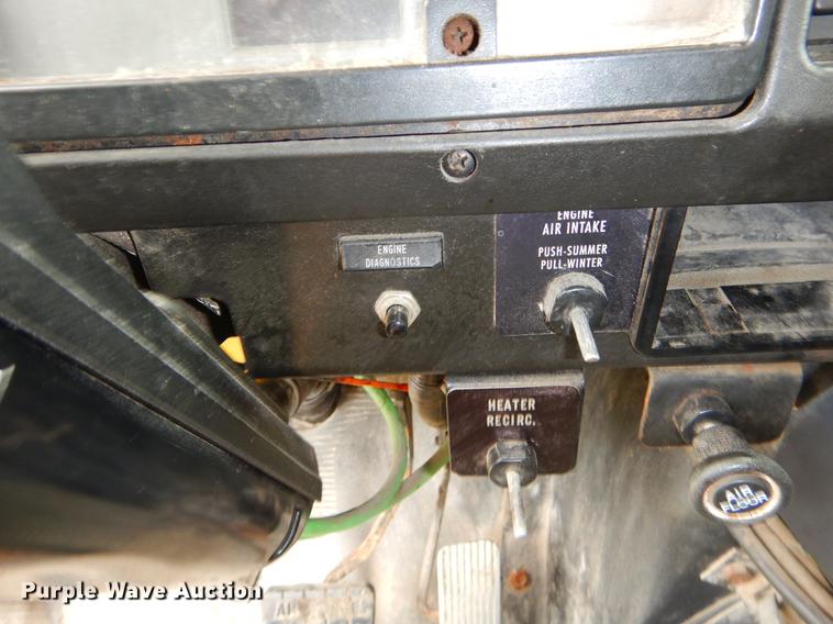 image for item EK9518 2002 International 4900 Crew Cab dump truck