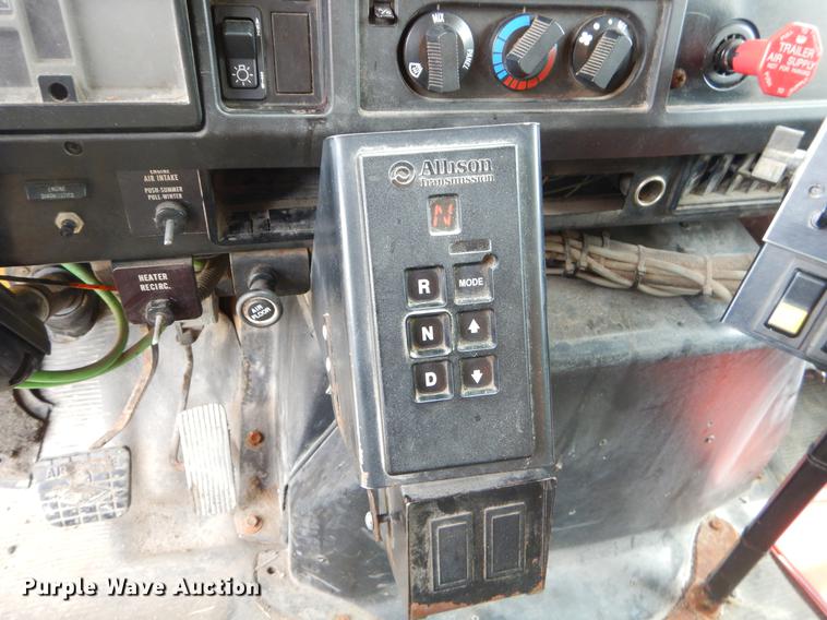 image for item EK9518 2002 International 4900 Crew Cab dump truck