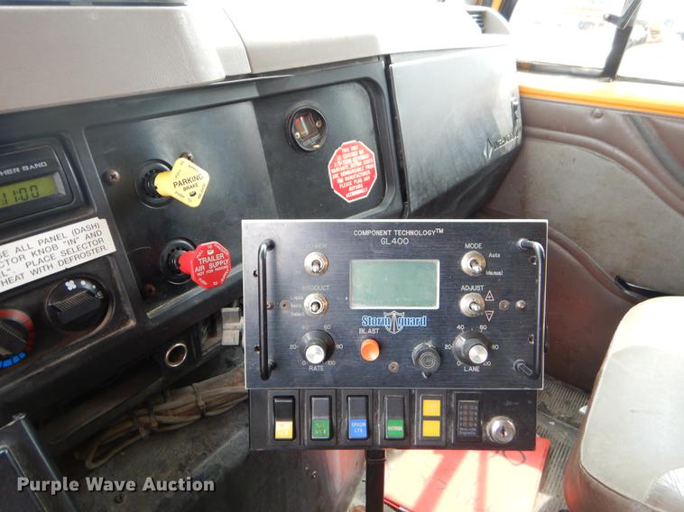 image for item EK9518 2002 International 4900 Crew Cab dump truck