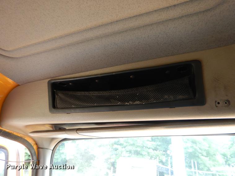 image for item EK9518 2002 International 4900 Crew Cab dump truck