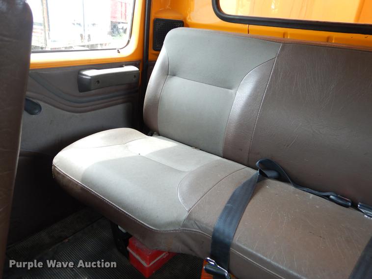 image for item EK9518 2002 International 4900 Crew Cab dump truck