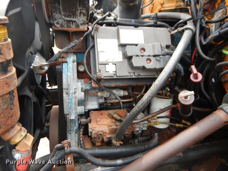 image for item EK9518 2002 International 4900 Crew Cab dump truck