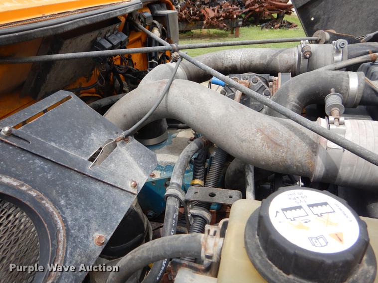 image for item EK9518 2002 International 4900 Crew Cab dump truck