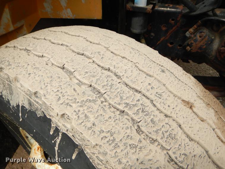 image for item EK9518 2002 International 4900 Crew Cab dump truck