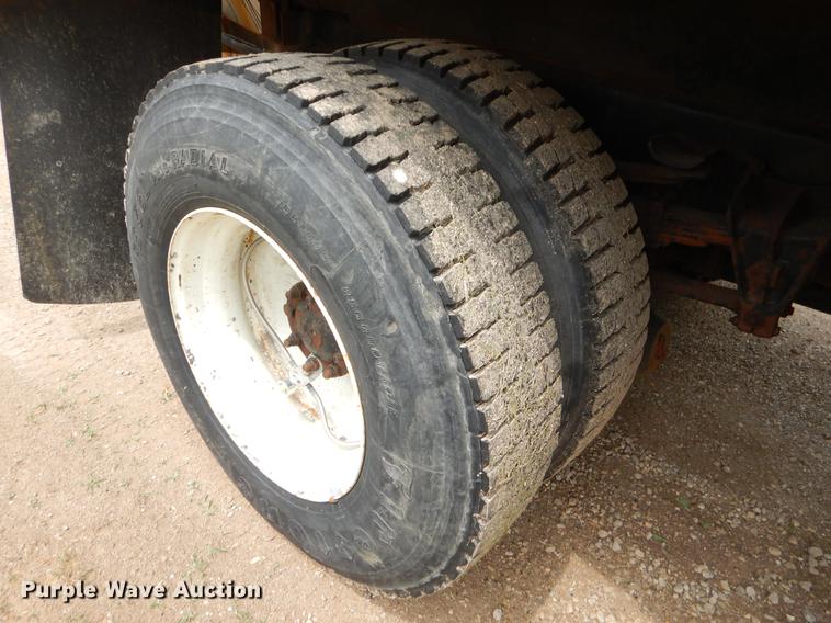 image for item EK9518 2002 International 4900 Crew Cab dump truck