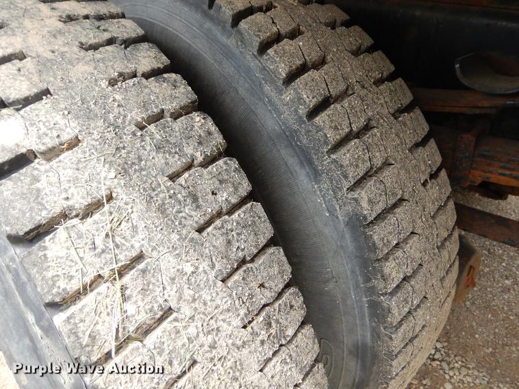 image for item EK9518 2002 International 4900 Crew Cab dump truck