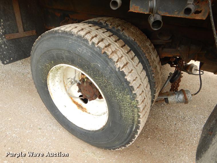 image for item EK9518 2002 International 4900 Crew Cab dump truck