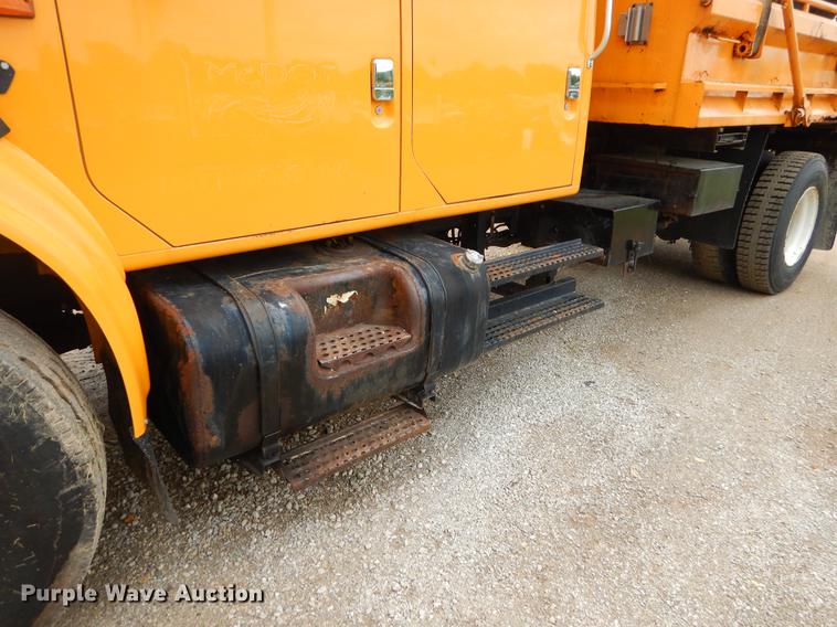image for item EK9518 2002 International 4900 Crew Cab dump truck