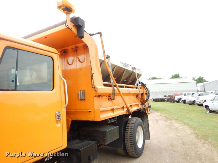 image for item EK9518 2002 International 4900 Crew Cab dump truck