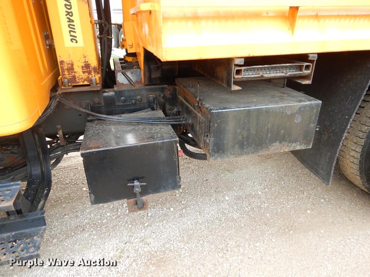 image for item EK9518 2002 International 4900 Crew Cab dump truck