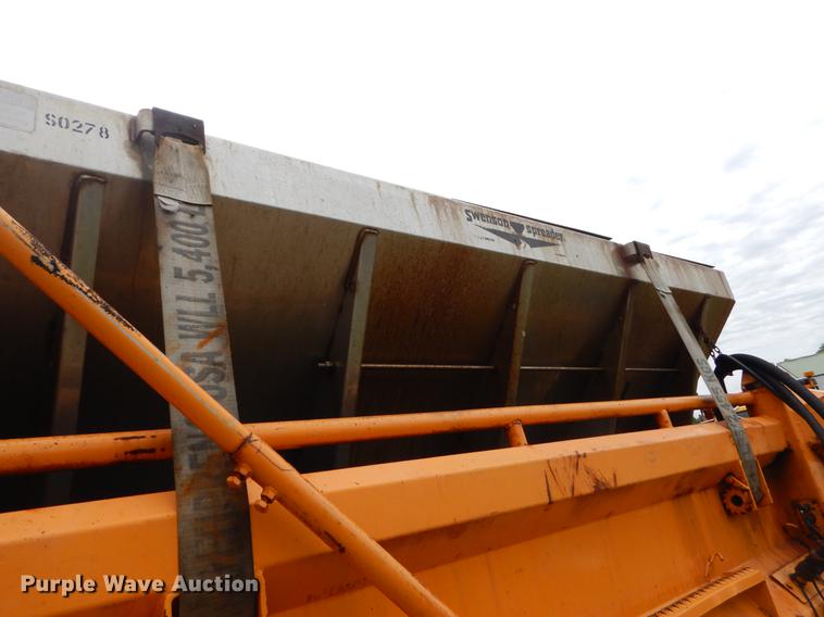 image for item EK9518 2002 International 4900 Crew Cab dump truck