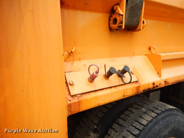 image for item EK9518 2002 International 4900 Crew Cab dump truck