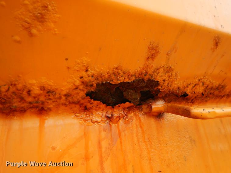 image for item EK9518 2002 International 4900 Crew Cab dump truck