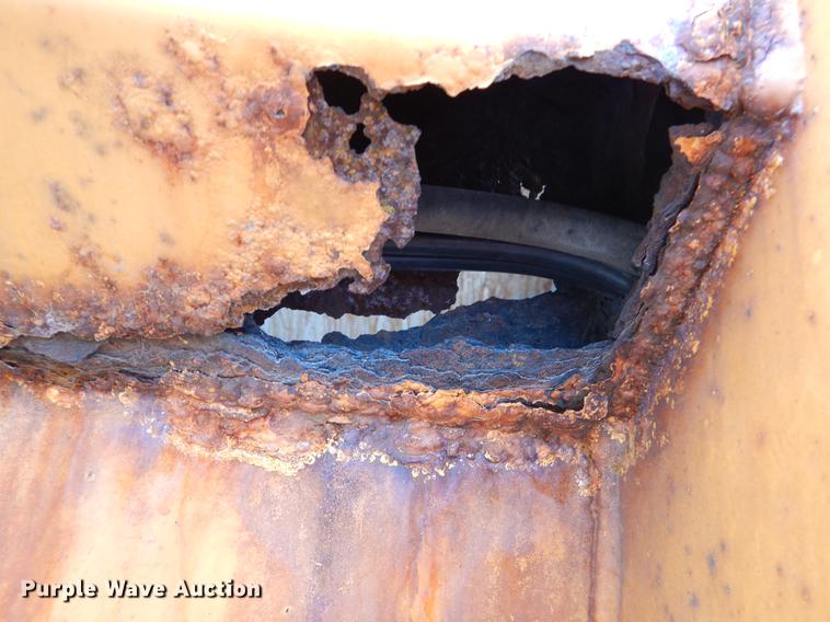 image for item EK9518 2002 International 4900 Crew Cab dump truck