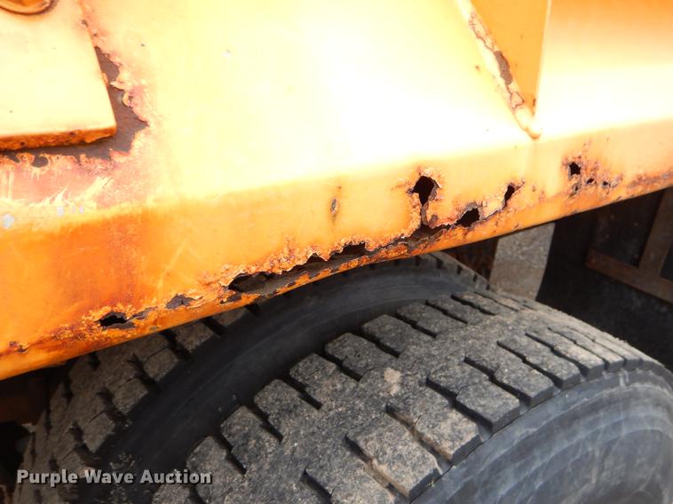 image for item EK9518 2002 International 4900 Crew Cab dump truck