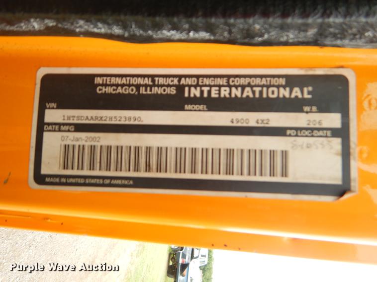 image for item EK9518 2002 International 4900 Crew Cab dump truck