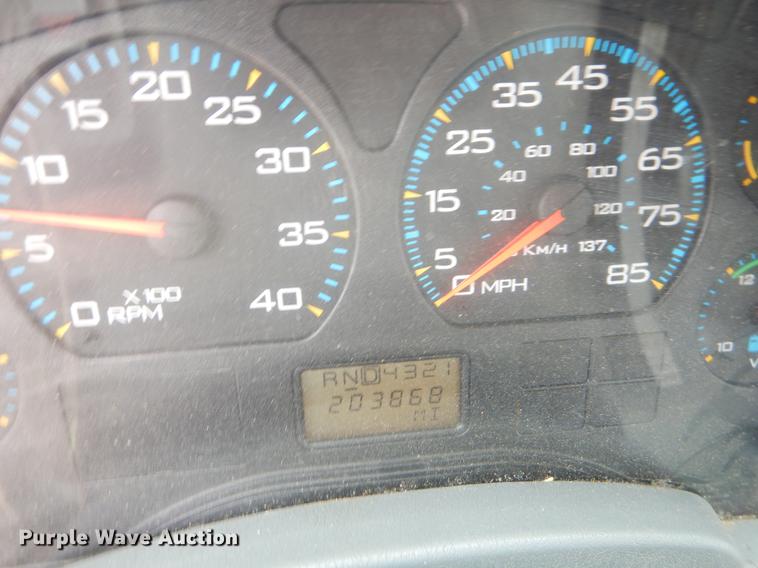 image for item EK9520 2005 International 7400 flatbed truck