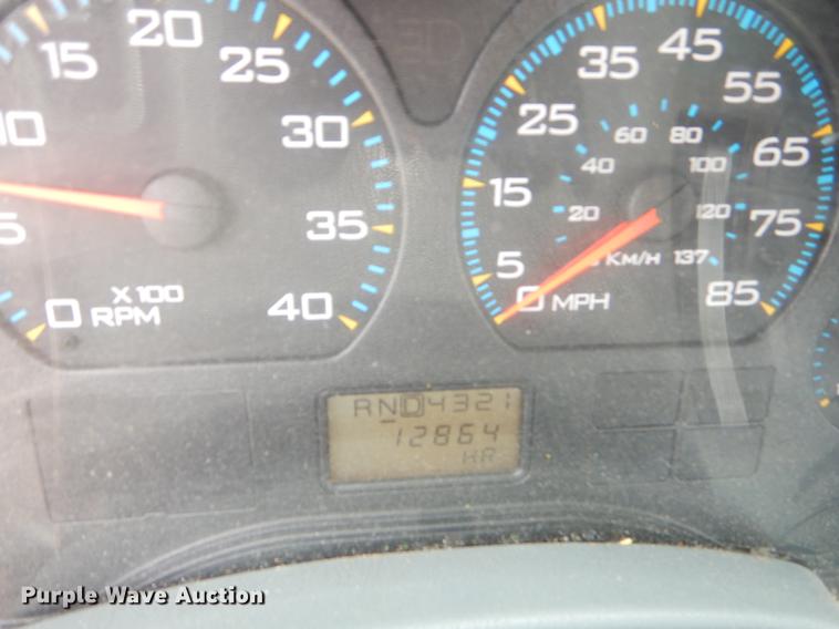 image for item EK9520 2005 International 7400 flatbed truck