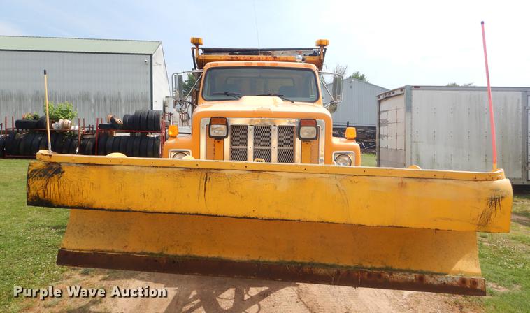 image for item EK9521 2002 International 2554 dump truck