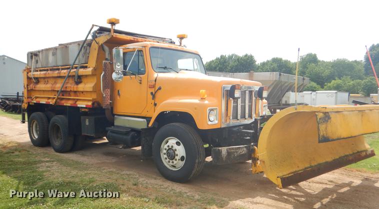 image for item EK9521 2002 International 2554 dump truck