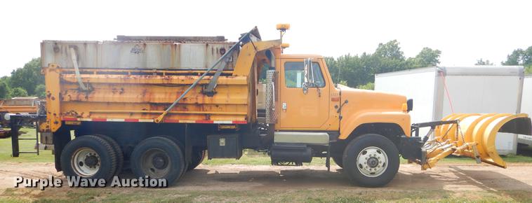 image for item EK9521 2002 International 2554 dump truck