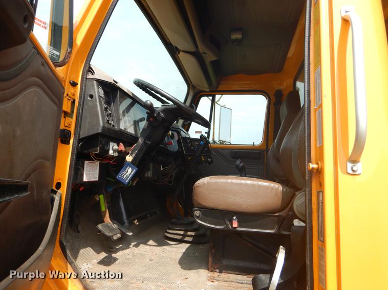 image for item EK9521 2002 International 2554 dump truck