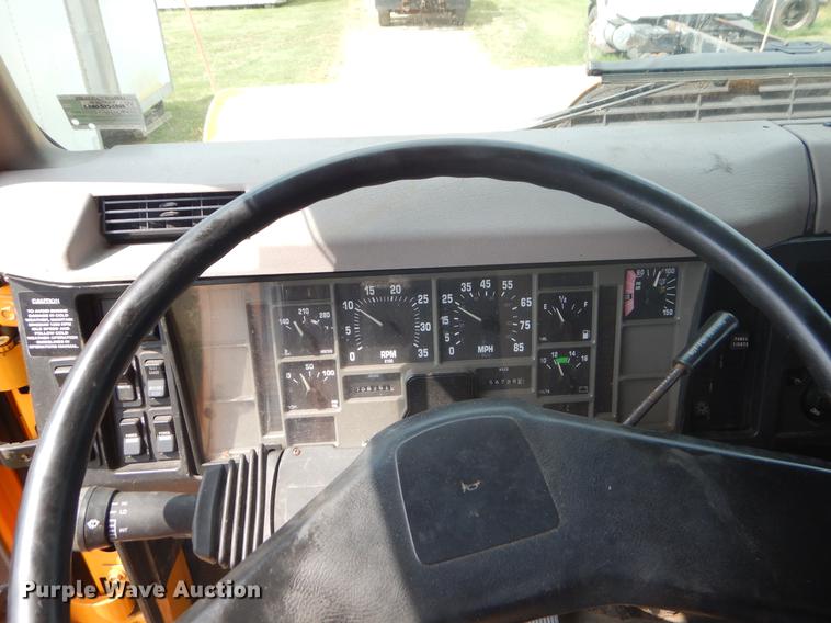 image for item EK9521 2002 International 2554 dump truck