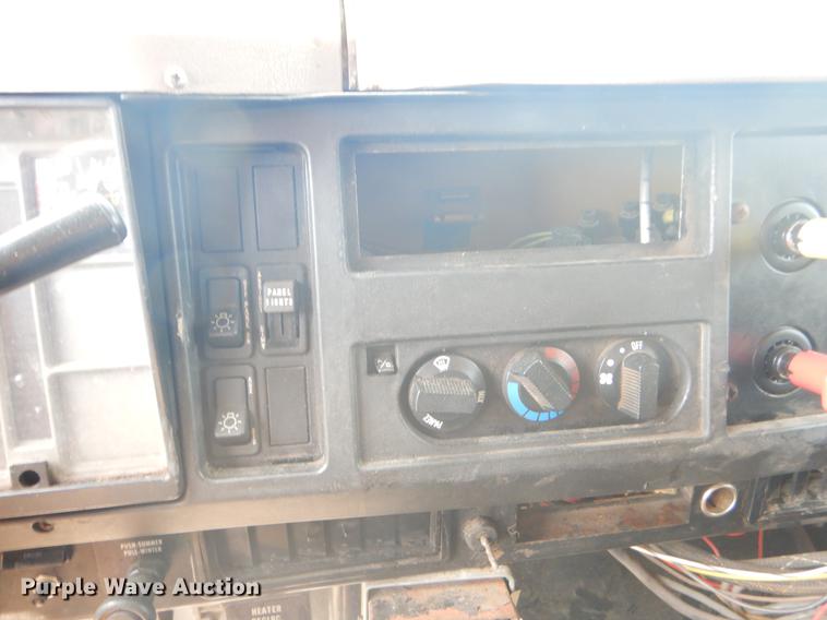 image for item EK9521 2002 International 2554 dump truck