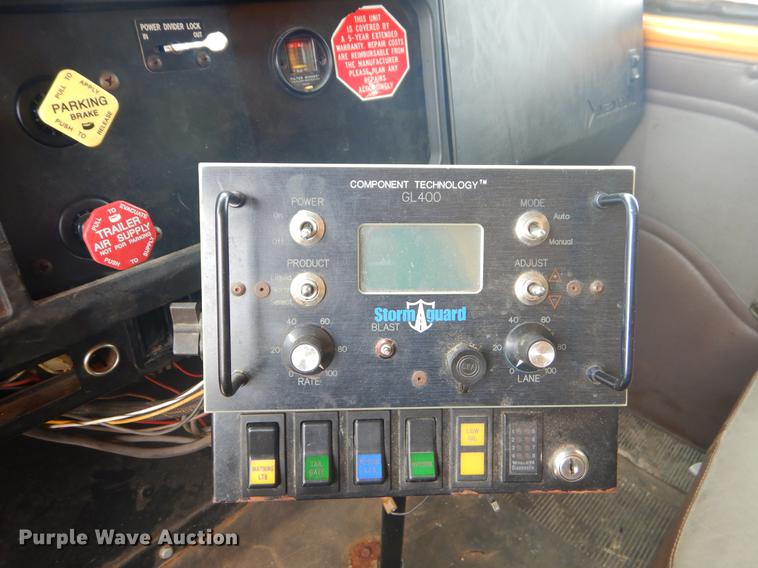 image for item EK9521 2002 International 2554 dump truck